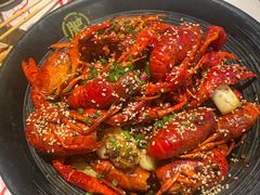 -肥肥虾庄·金牌油焖大虾(汉街SKP店)
