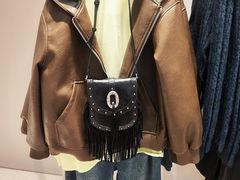 -URBAN REVIVO(七宝领展广场店)
