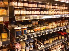 -文艺复兴百货(米兰大教堂广场店)