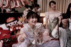 -不晚国际婚纱礼服