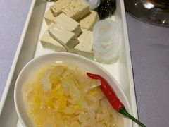 香香小四拼-鼎鼎香·港式火锅(北京SKP店)