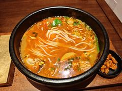-银米·云南传统过桥米线(双廊黑金冠店)