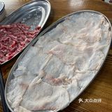 第一次中午来这家吃，之前开业晚上来吃，人山人海