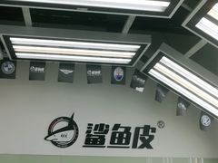 -鲨鱼皮汽车凹陷玻璃修复(静安店)