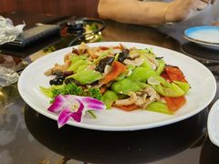 -喜乐餐厅•灯笼虾球首创者•本地小海鲜(二马路店)
