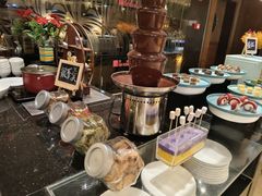 -上海西藏大厦万怡酒店Momo Cafe(徐汇店)