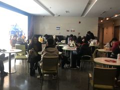 等候区-天幕新彩云国际影城(激光巨幕店)