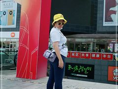 -资和信百货商场