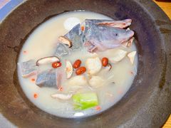 -咕嘟草帽鱼·牛奶一样的鲜鱼汤(天鹅湖万达广场店)