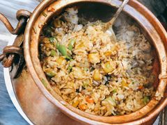 铜锅牛肝菌土豆炒饭-蔼若春.传承三十年云南菜(金碧公园店)