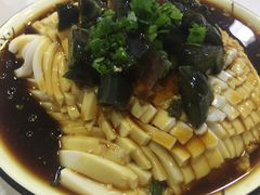 -虾弄弄海派小龙虾·牛羊蝎子火锅