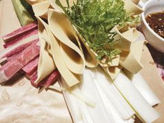 -关东小磨东北菜(上海长风大悦城店)