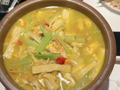 -阿瓦山寨·湘菜现炒·剁椒鱼头王(咸阳总店)