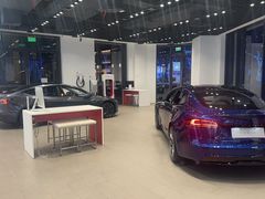 -TESLA 特斯拉(上海太古汇体验店)