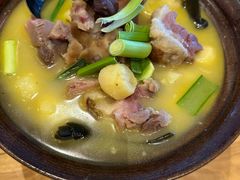 -帅巴人舅母子腊蹄民俗村