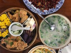 -黄桷树曹家私房菜(江与城店)