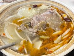 酸萝卜老鸭汤-土连锅·现熬养生汤锅(梁家巷店)