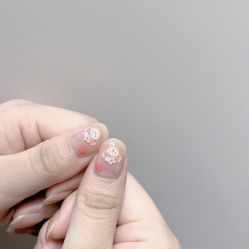 -花岐款式专研健康美甲沙龙