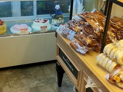 面包甜点陈列柜-嘉年华面包房餐厅（饺子馆）(陶然亭店)