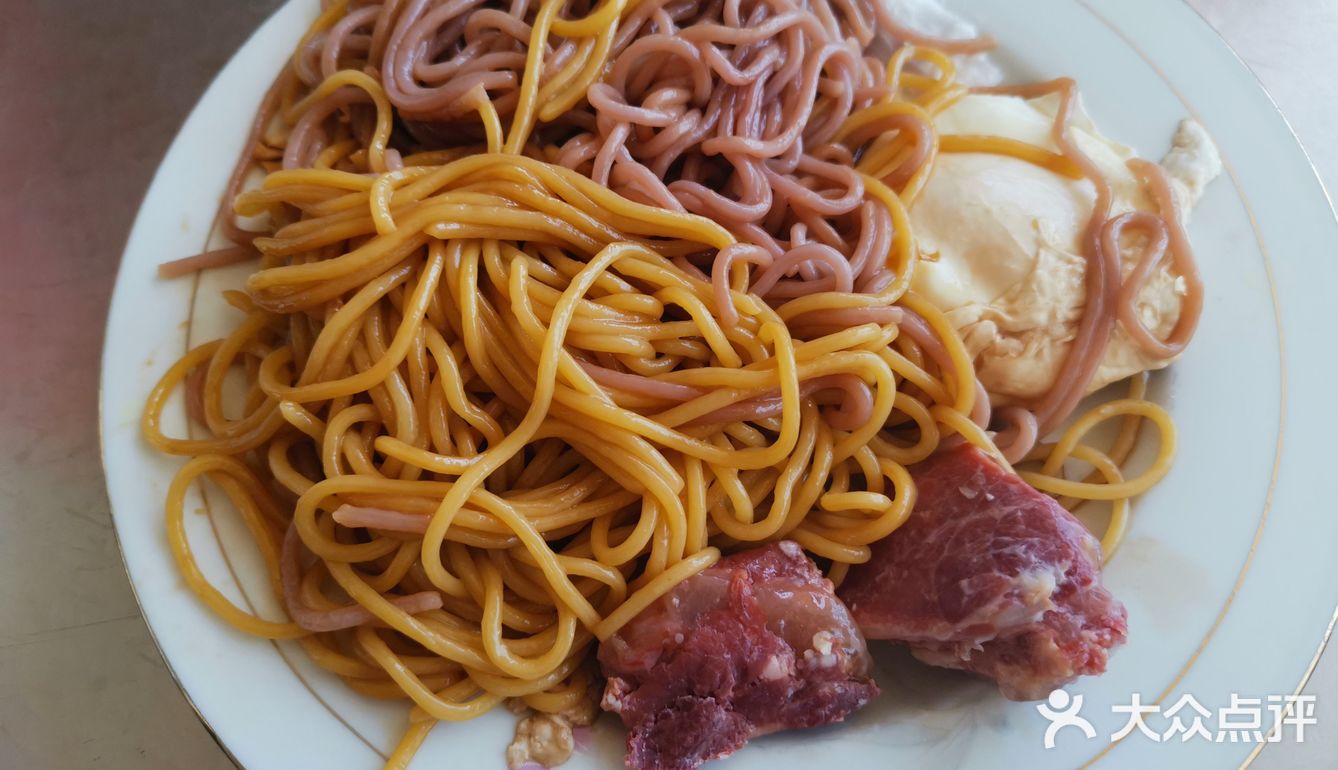 苗家食堂~蚝油牛肉拌面😄😄