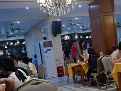 -鹏城人家海鲜酒家·23年老字号(较场尾店)