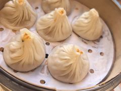 蟹黄鲜肉小笼包-小杨生煎(黄河路美食休闲街店)