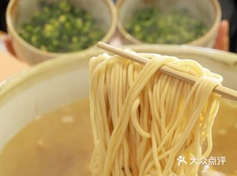 为神马五个人吃这一大缸子面️