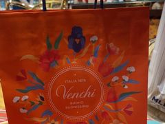 -VENCHI 闻绮(上海佛罗伦萨小镇店)