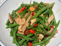 -黄泥岗·地道湖北菜(奥特莱斯店)