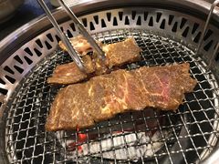 -草家酱蟹炭火烤肉店(珲春南路一店)