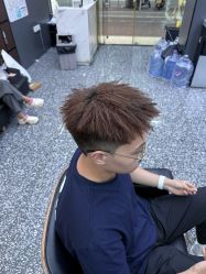 -藤野造型专业烫染接发