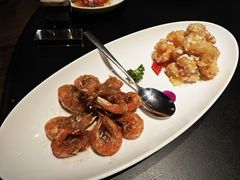 特色元宝虾拼白兰地鸡-荣兴酒家(徐家汇店)