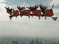 -上海环球金融中心云端足球盛典