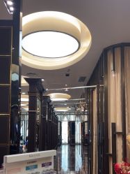 点击看大图 -八佰伴8008星级形象店