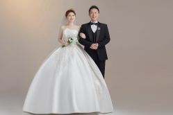 -至臻微拉婚纱摄影