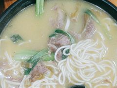 -志权牛肉面(灵山路店)