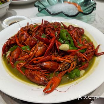 这个龙虾烧的意外的好吃！青椒味的龙虾真第一次吃