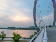 -南京眼步行桥