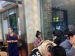 等位区-圆宝台湾小吃(迎津街店)