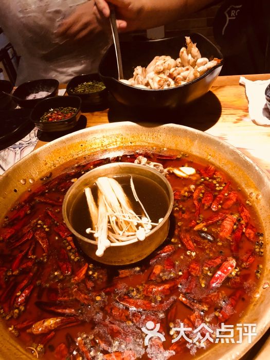 唯一吐槽杨浦区 五角场/大学区 火锅 重庆火锅 哥老官重庆美蛙鱼头