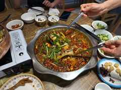 -乡土特色.冷锅鱼.牦牛肉汤锅