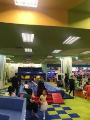 -莫莉幻想儿童乐园(武汉金银潭永旺店)