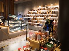 面包甜点陈列柜-星巴克臻选(济南恒隆店)