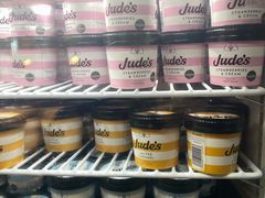 -格拉斯哥国际机场