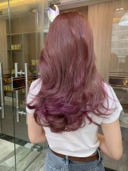 -天下皇剪新潇洒美容美发