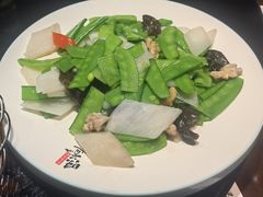 -东口码头·烧鸽子·鱼头泡饼·地方菜(金鹰悦城店)