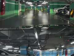 -白玉兰广场停车场