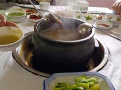 -鲁朗纳麦石锅鸡庄园