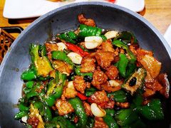 -老滇山寨•云南特色菜•地方菜•民族风情歌舞表演(金碧店)