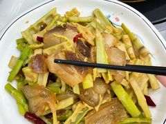 -丹水桥地锅鱼·翘嘴鲌·地方特色全鱼宴(丹江口大坝店)